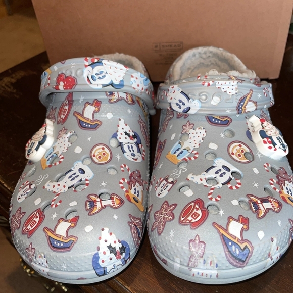 CROCS Shoes - CROCS Light Gray Holiday Print Classic Clog